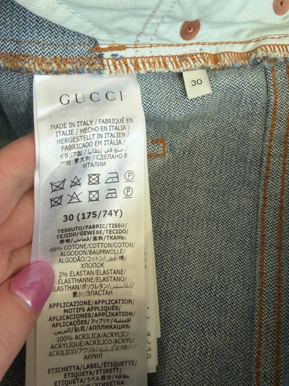 GUCCI 🍒Cherry Patch Jean Shorts - Picture 5 of 11